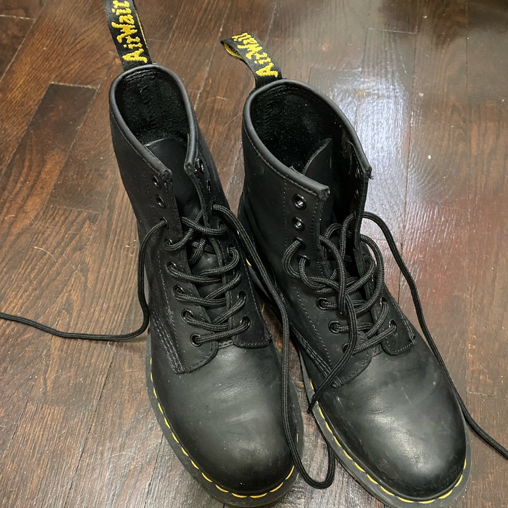Like new Dr. Martens combat boots